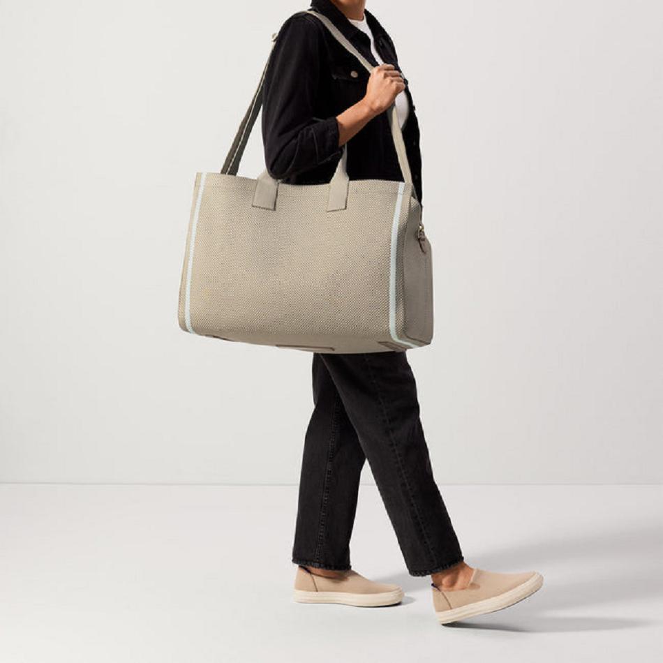 Men's Rothy's The Weekender Travel Bags Beige | FAUHY54265