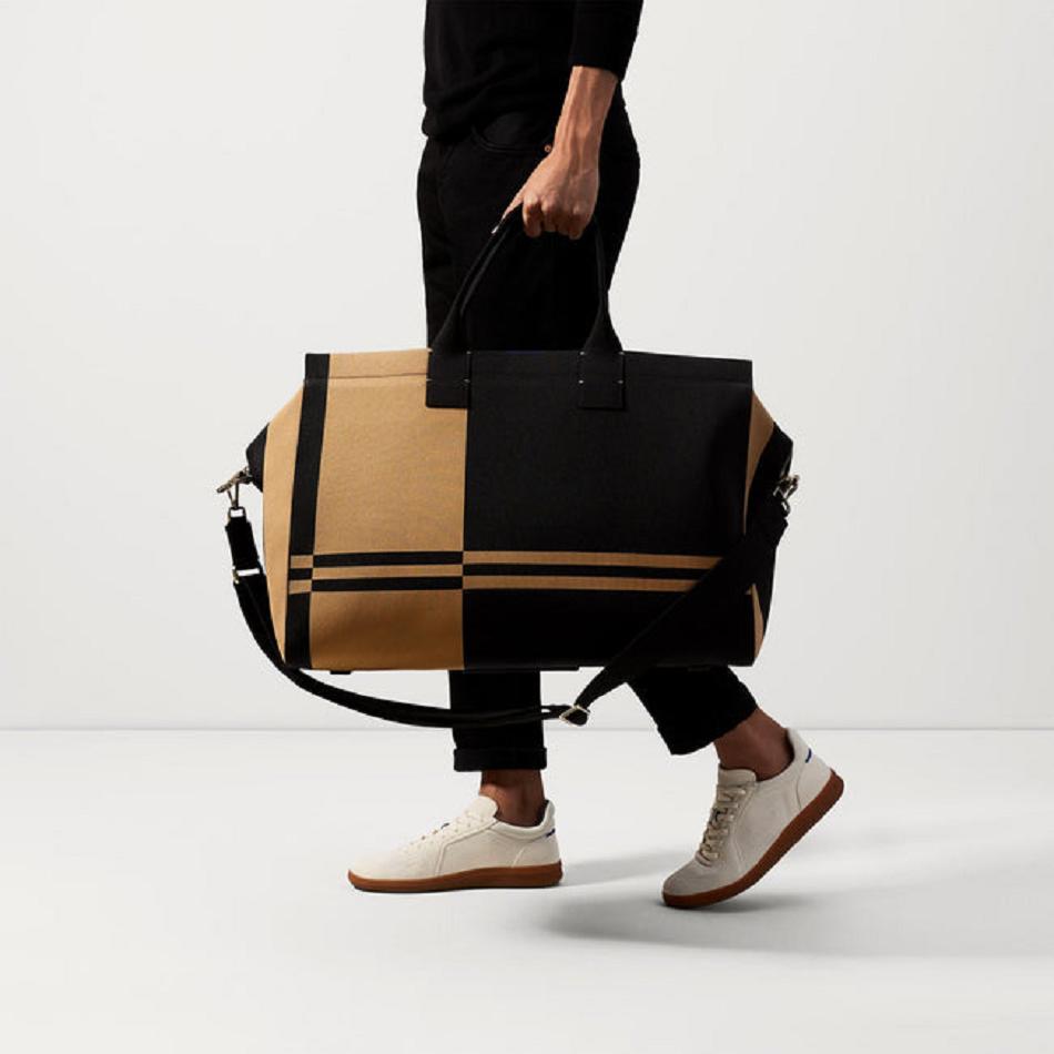 Men's Rothy's The Weekender Travel Bags Brown / Black | ZAUNQ98561