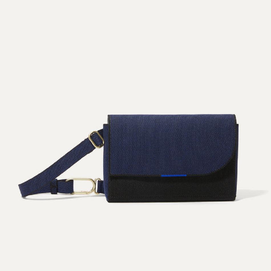 Women\'s Rothy\'s The Belt Bag Crossbody Bags Blue / Black | AUDFL53935