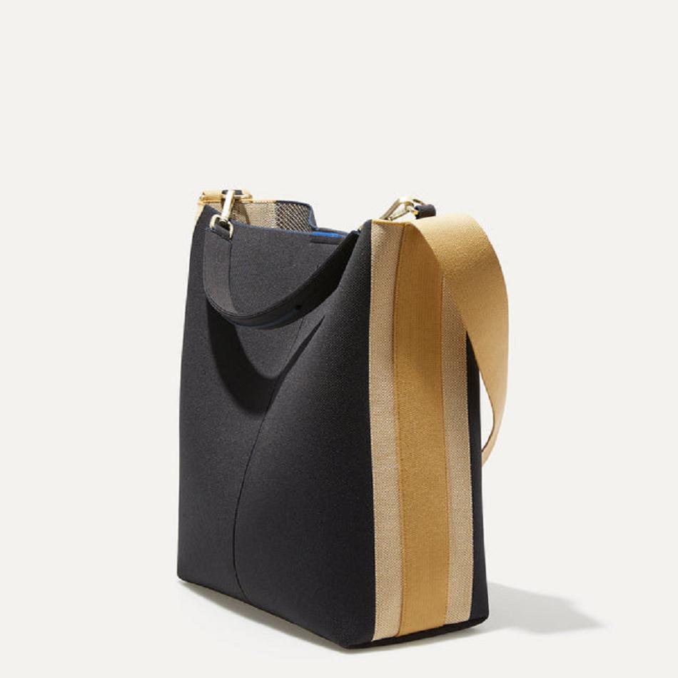 Women's Rothy's The Bucket Bag Handbag Black | EAUHC21393
