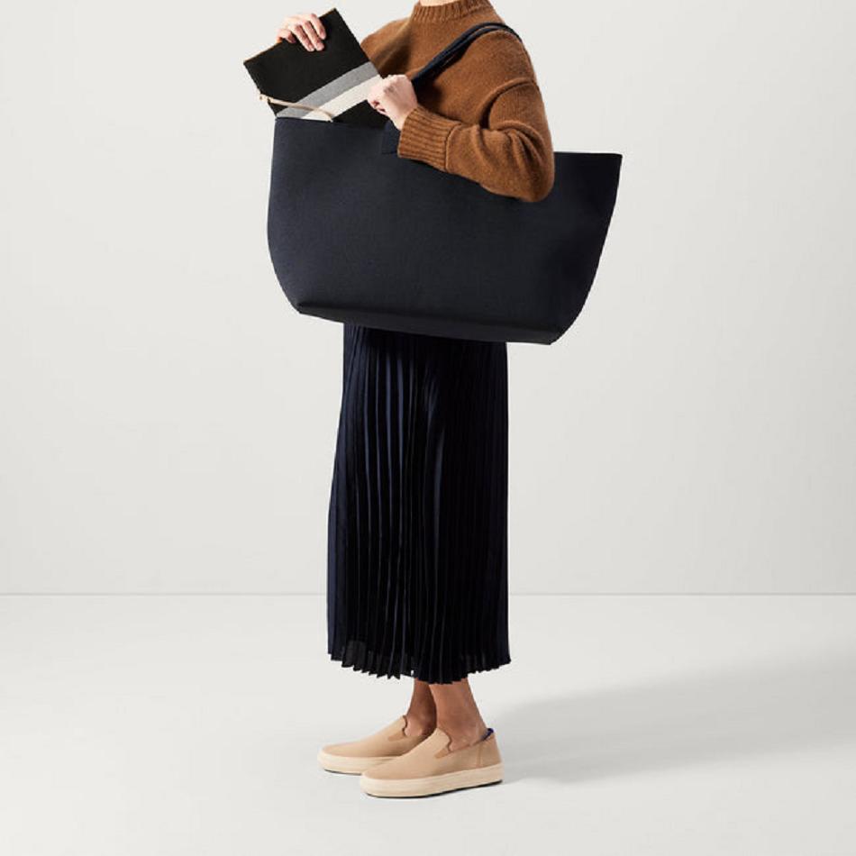 Women's Rothy's The Lightweight Mega Tote Bags Navy | AUICD72477