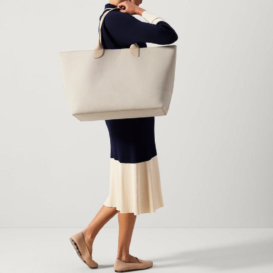 Women's Rothy's The Lightweight Mega Tote Bags White | AUJBT96816