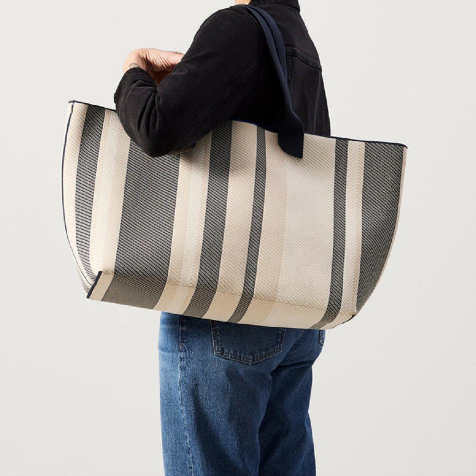 Women's Rothy's The Lightweight Mega Tote Bags Navy / Stripes | SAUVO44980