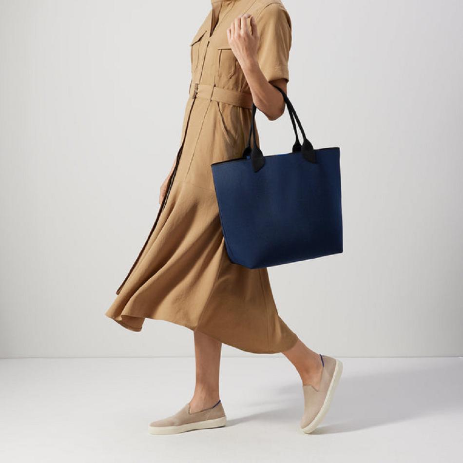 Women's Rothy's The Lightweight Tote Bags Blue / Black | ZAUNQ86278