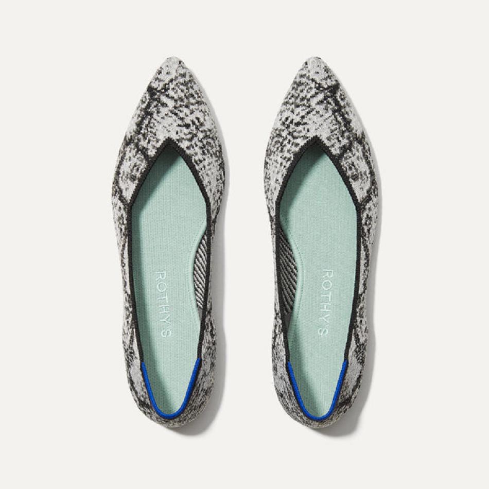 Women\'s Rothy\'s The Point Flat Shoes Grey | DAUVO95254