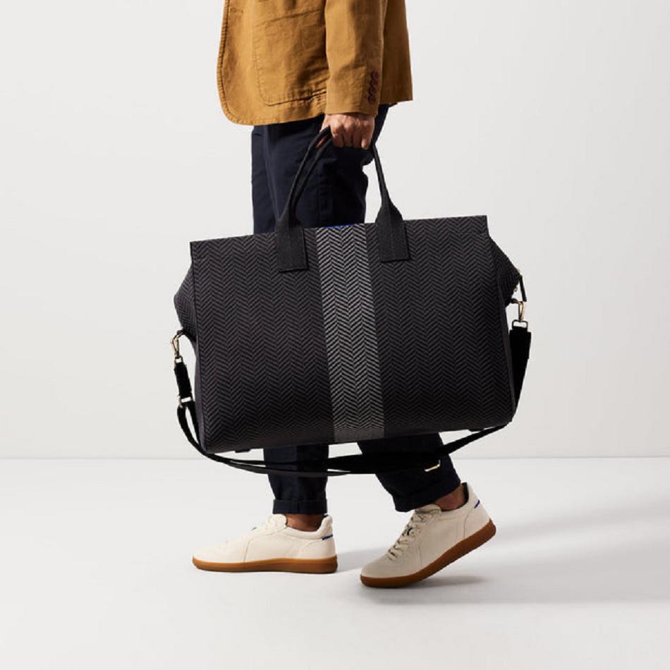 Women's Rothy's The Weekender Travel Bags Black | AUXBR68190