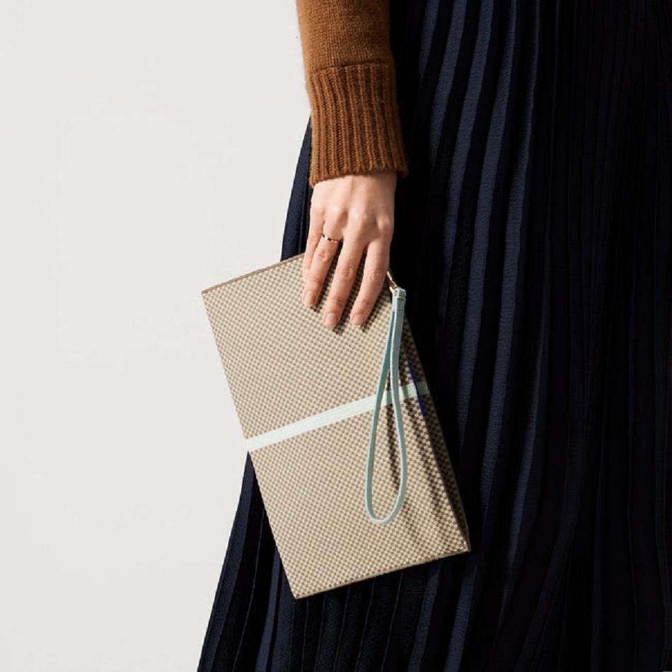 Women's Rothy's The Wristlet Wallets Beige | PAUER39382