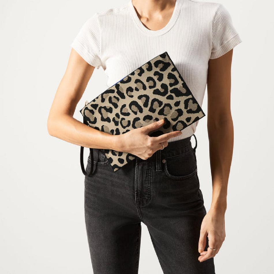 Women's Rothy's The Wristlet Wallets Brown / Black | AUDYB93216